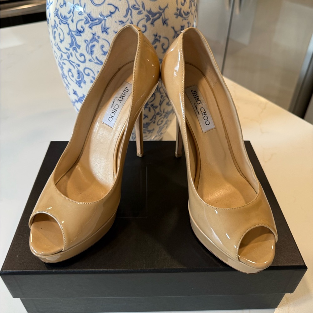 🇺🇸Jimmy Choo Beige Patent Peep Toe Heels